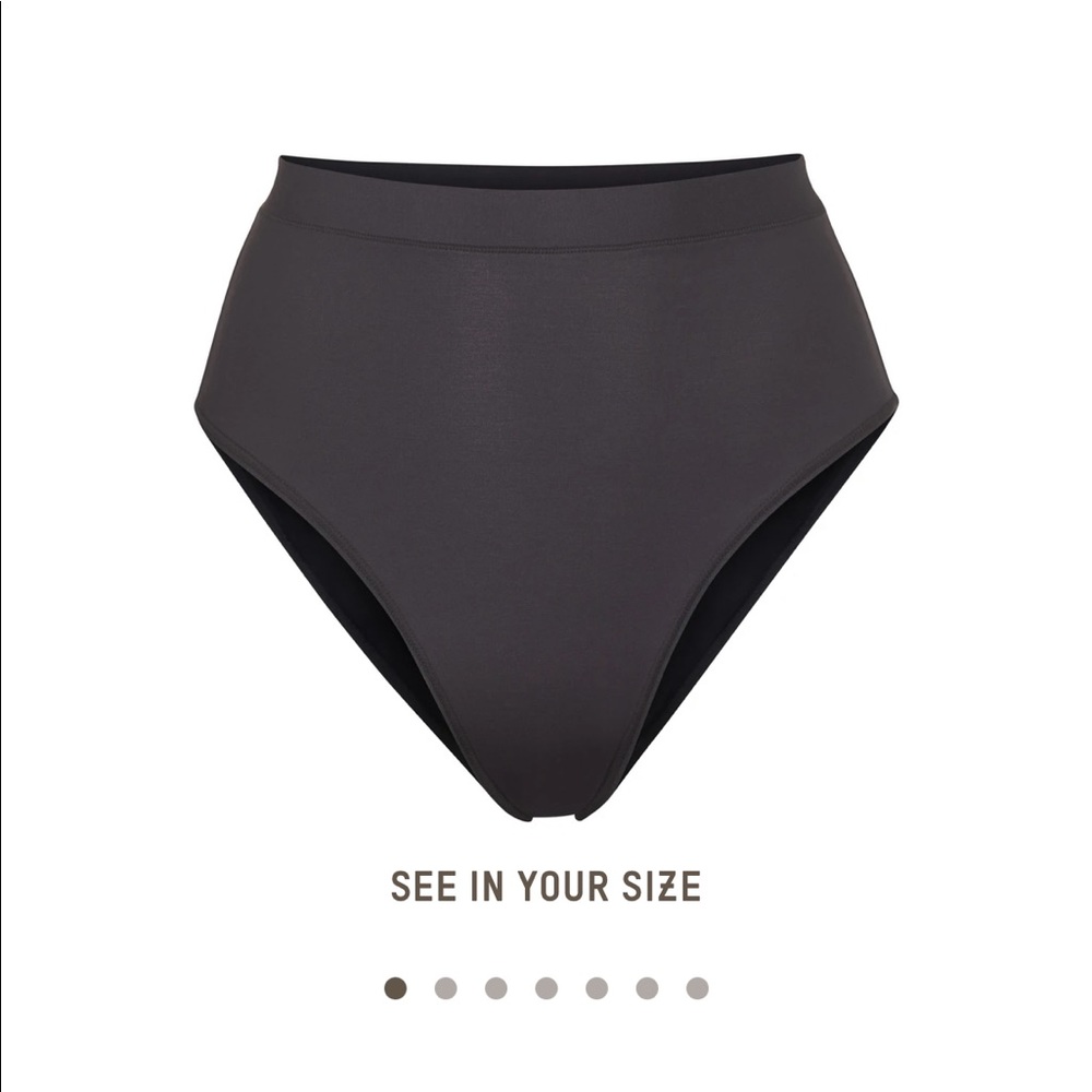 Skims high waisted brief